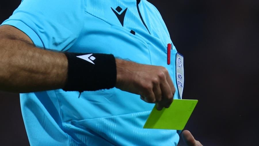 referee